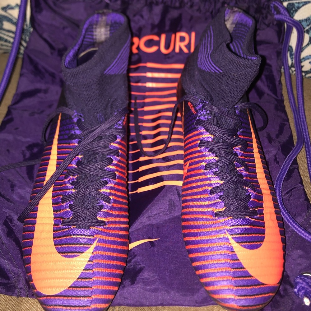 Nike CR7 mercurial soccer cleats w/drawstring bag